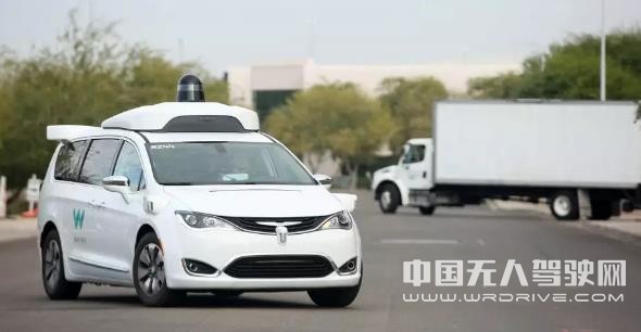 “差生”特斯拉和“頭牌”Waymo,做自動駕駛有什么不同?