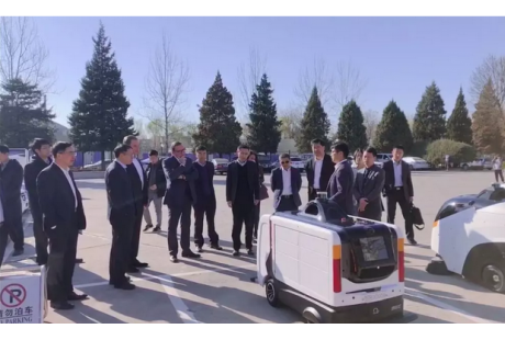 Volkmar Denner清華試乘智行者星驥無人駕駛乘用車！