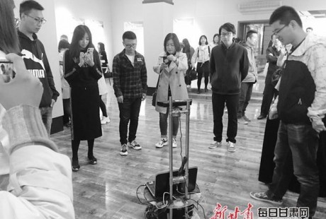 西北師大舉辦首屆優秀科研成果展，無人駕駛汽車驚艷亮相！
