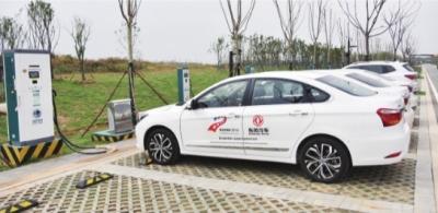 武漢首座無人駕駛電動(dòng)汽車充電站投用