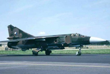 為攔截?zé)o人駕駛戰(zhàn)斗機(jī)？4國空軍齊出動(dòng)，最終砸死一人