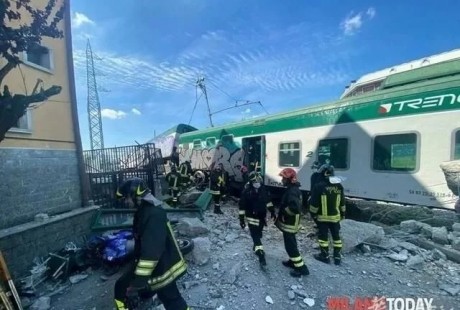 驚險：意大利一輛無人駕駛的火車自己開到了下一站！