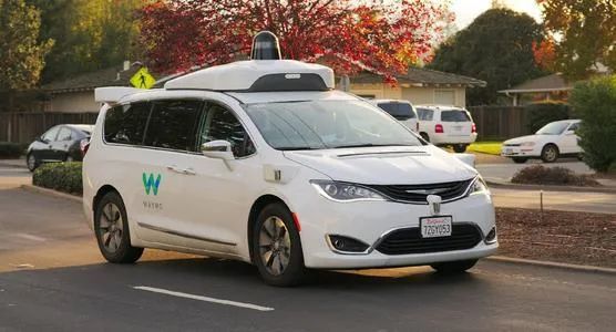 論Robotaxi英雄,唯Apollo與waymo