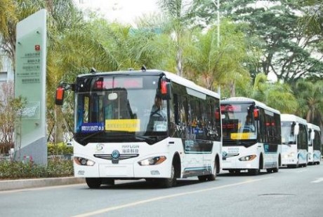深圳將加強城市“交通大腦”建設，率先開展無人駕駛汽車立法